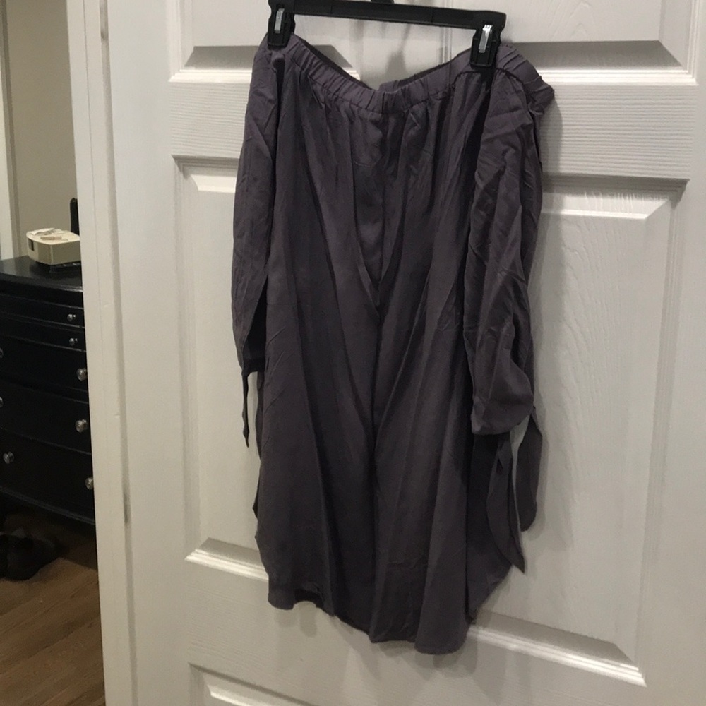 Light weight off shoulder tunic